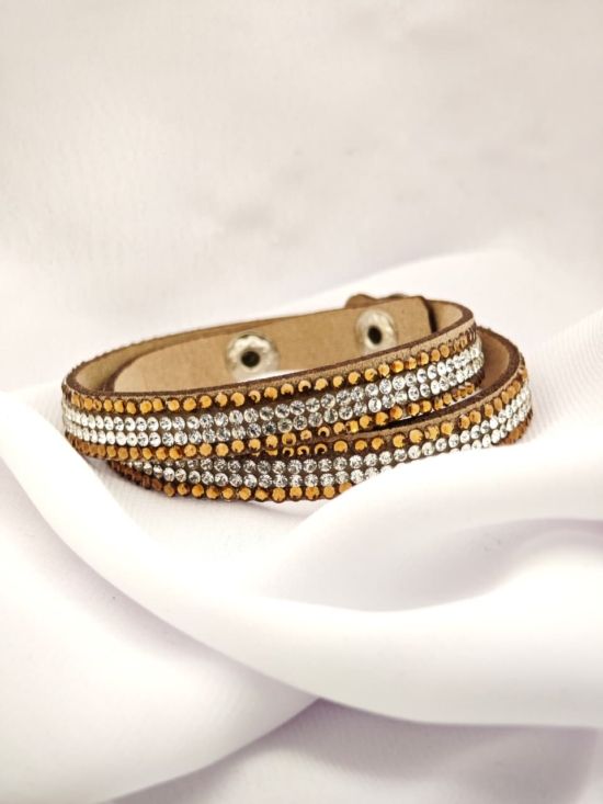 Pulsera cuerina con brillantes y broche color CAFE-B1