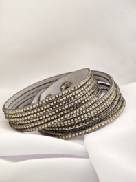 Pulsera cuerina con brillantes y broche color GRIS-G1